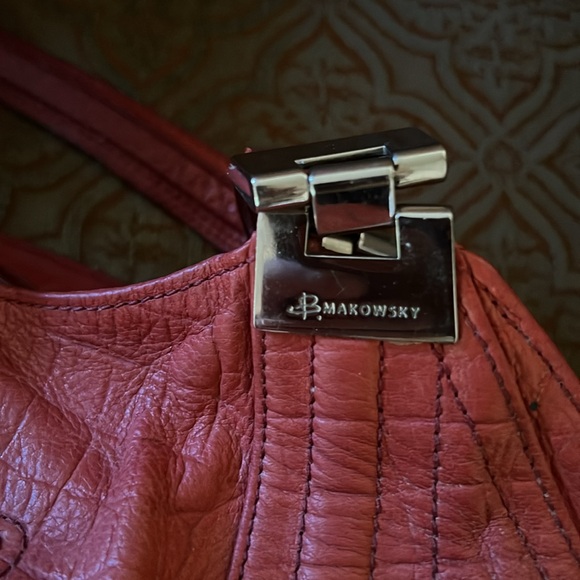 B Makowsky red leather shoulder bag with magnetic closure - Picture 6 of 7